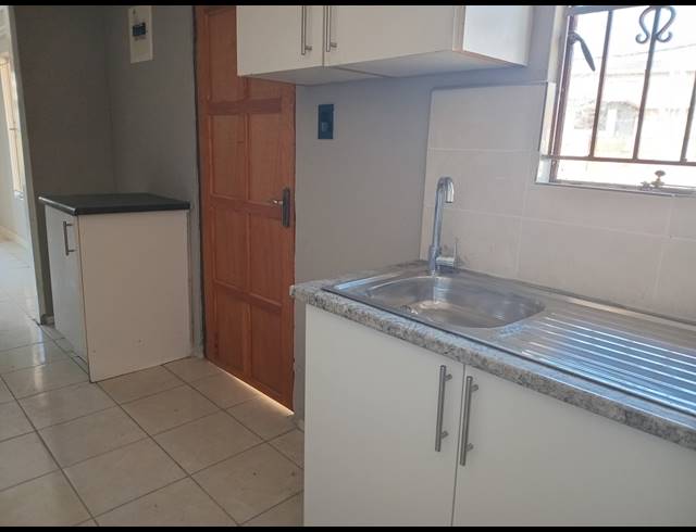 1 BEDROOM FREEHOLD TO LET IN COSMO CITY